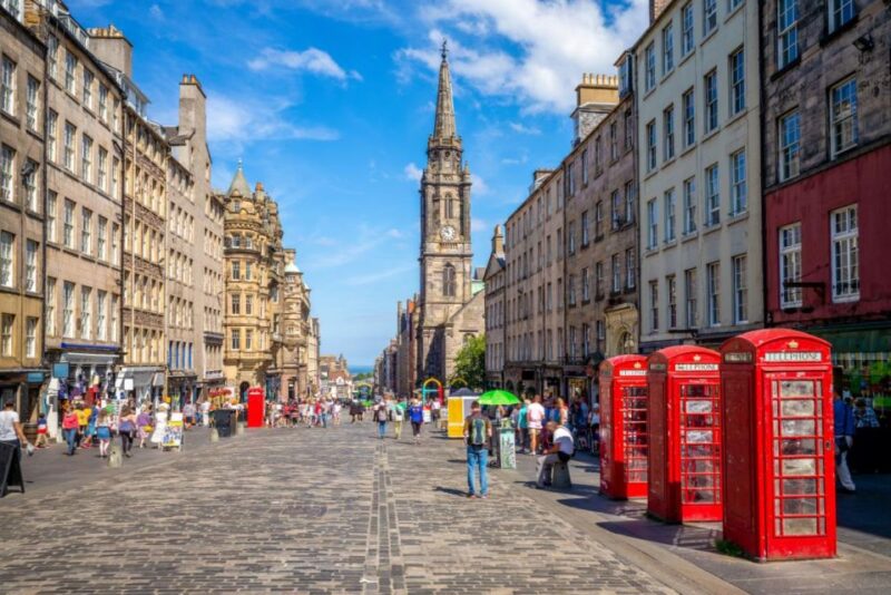 Edinburgh Castle Walking Tour With Skip-The-Line Access - Starting Location