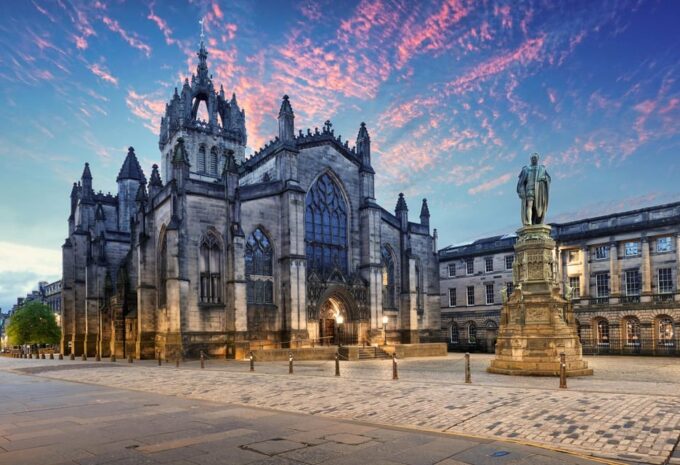 Edinburgh Center/Royal Mile: One Day Audio Tour Experience - Pricing and Duration