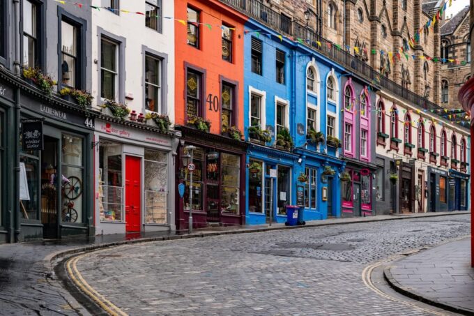Edinburgh Center/Royal Mile: One Day Audio Tour Experience - Highlights of Landmarks