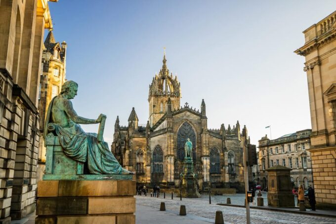 Edinburgh: City Highlights Walking Tour - Accessibility