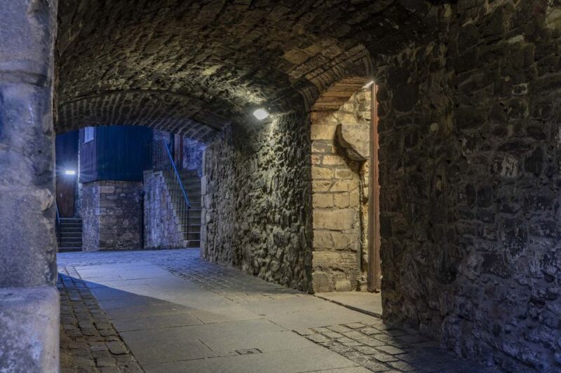 Edinburgh: Dark Secrets of the Old Town Ghost Walking Tour - Participant Information