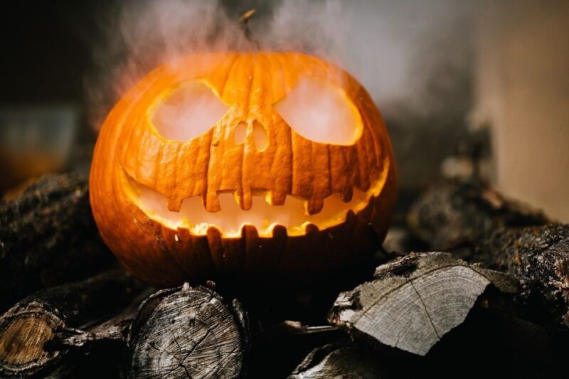 Edinburgh: Dark Secrets of the Old Town Halloween Tour - Features and Highlights