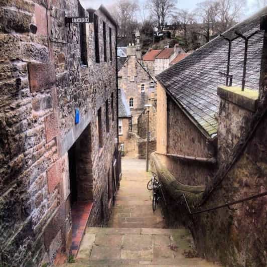 Edinburgh: Dean Village and Circus Lane Walking Tour - Guided Experience