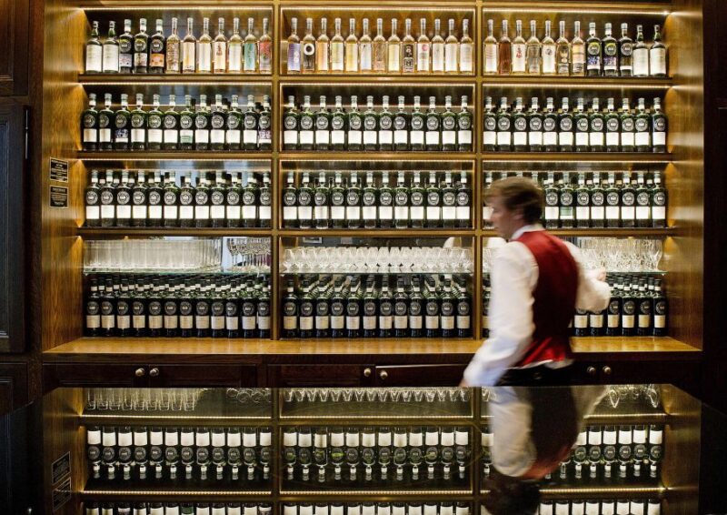 Edinburgh Food & Drink Tour With Eat Walk Tours - Cultural Exploration