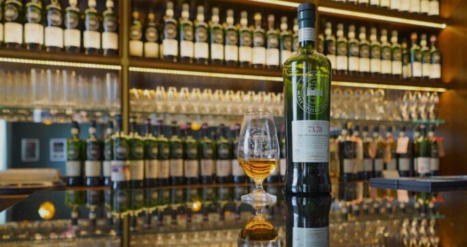 Edinburgh Food & Drink Tour With Eat Walk Tours - Group Size