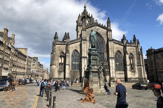 Edinburgh Full-Day Guided Private Tour in a Premium Minivan - Professional Local Guide
