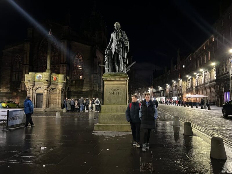 Edinburgh: Ghost and Dark Side of the City Walking Tour - Guided Walking Tour