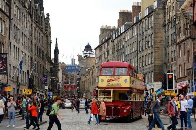 Edinburgh Gin Tour With a Local Guide: Private & Custom - Inclusions