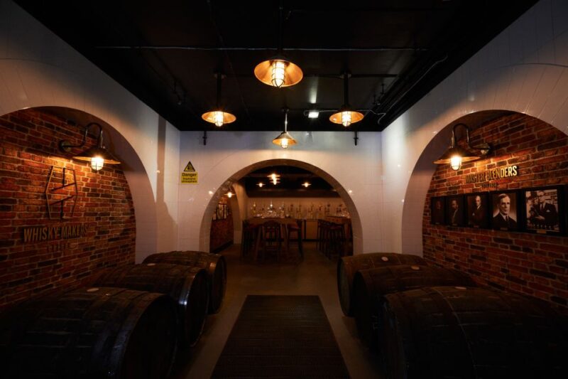Edinburgh: Glenkinchie to Johnnie Walker Whisky Tour - Itinerary