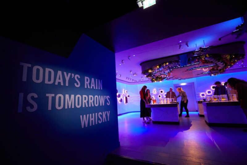 Edinburgh: Glenkinchie to Johnnie Walker Whisky Tour - Experience Highlights