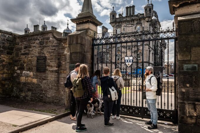 Edinburgh: Harry Potter Wizarding Walking Tour (Private) - Meeting Point