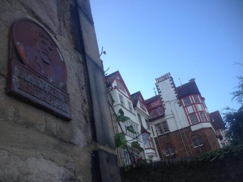 Edinburgh: History Lovers Old Town Walking Tour - Visiting Historical Landmarks