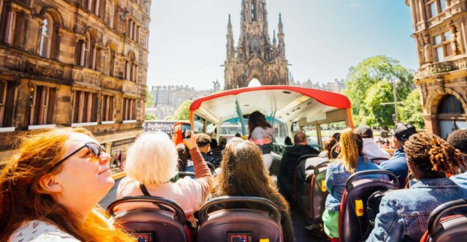 Edinburgh: Hop-On Hop-Off Combo City and Britannia Bus Tour - Starting Point and Key Stops