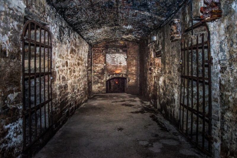 Edinburgh: Late-Night Underground Vaults Terror Tour - Inclusions and Restrictions