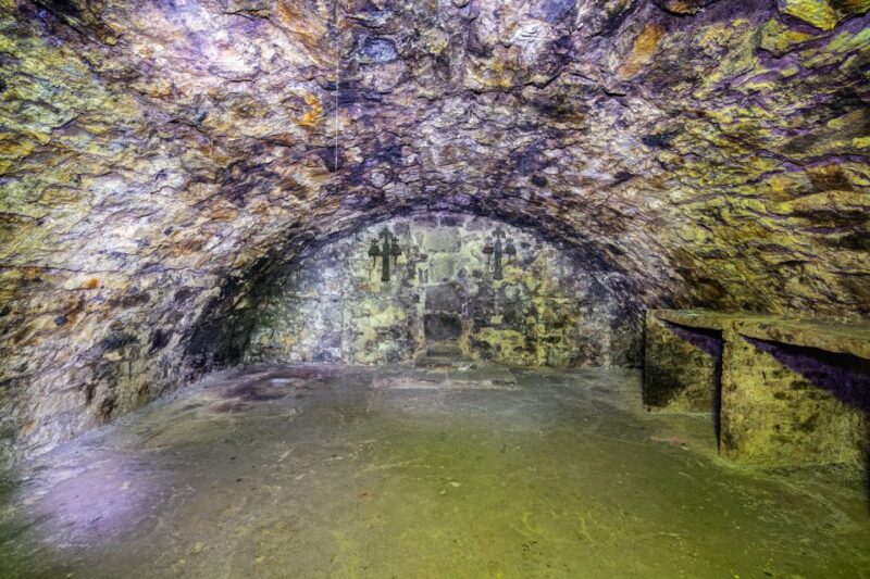 Edinburgh: Late-Night Underground Vaults Terror Tour - Exploring Edinburghs Haunting Past