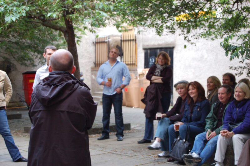 Edinburgh Literary Pub Tour With Real-Actors - Experience and Highlights