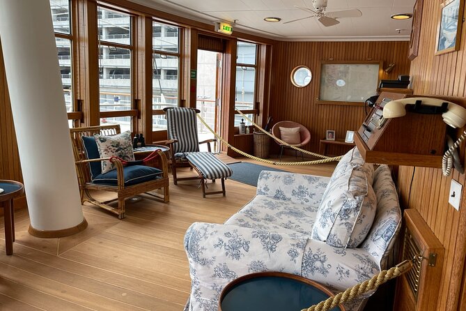 Edinburgh Luxury Private Day Tour With Scottish Local - Private Transportation and Services