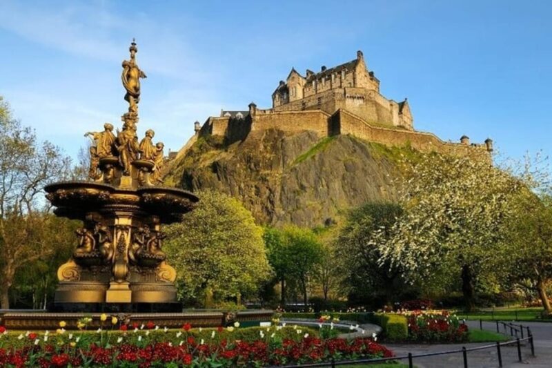 Edinburgh: Must-See Attractions Guided Walking Tour - Itinerary Highlights