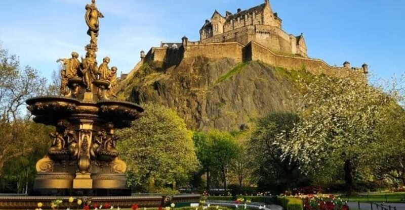 Edinburgh: Must-See Attractions Guided Walking Tour - Tour Highlights