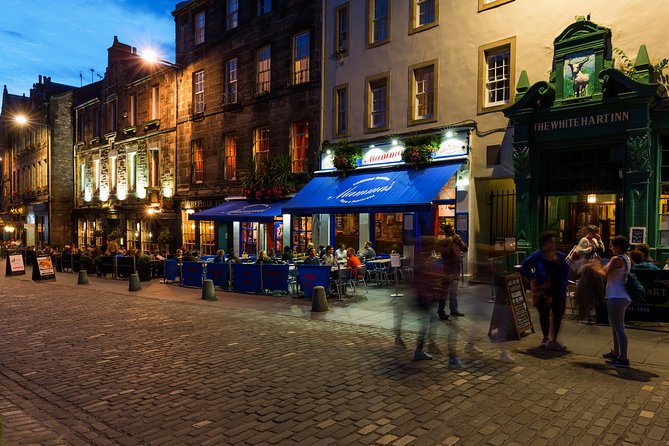 Edinburgh Night Tour With a Local Guide: Private & 100% Personalized - Exploring Edinburghs Nightlife