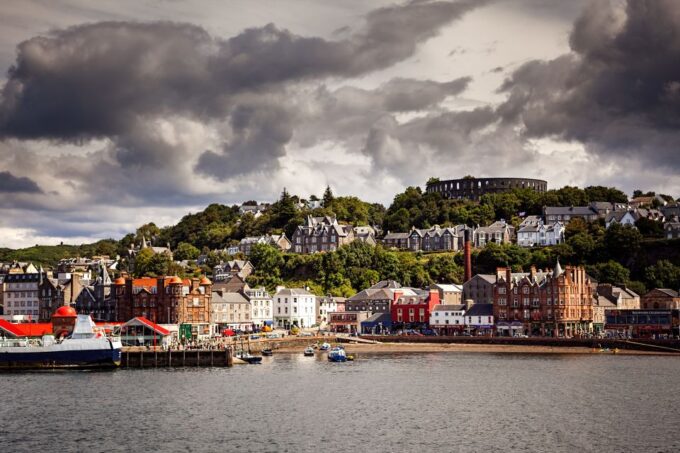 Edinburgh: Oban, Kilchurn Castle & Inveraray Tour in Spanish - Booking and Cancellation