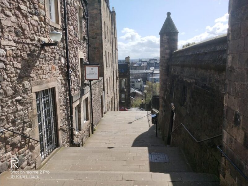 Edinburgh: Old Town Highlights Walking Tour - Walking Distance and Accessibility