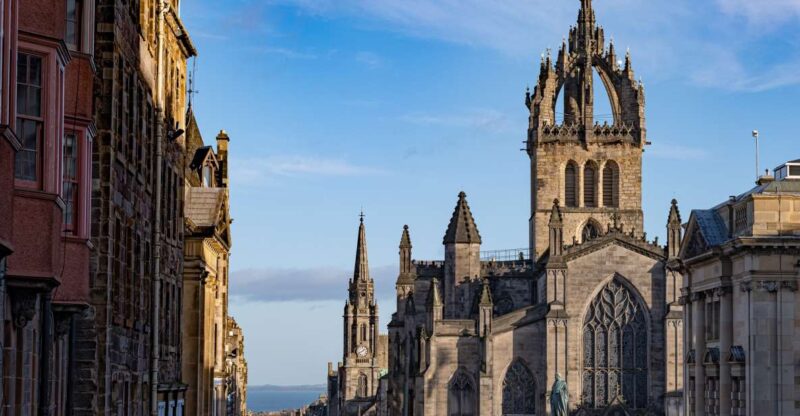 Edinburgh: Old Town Historical Tour - Experience Highlights