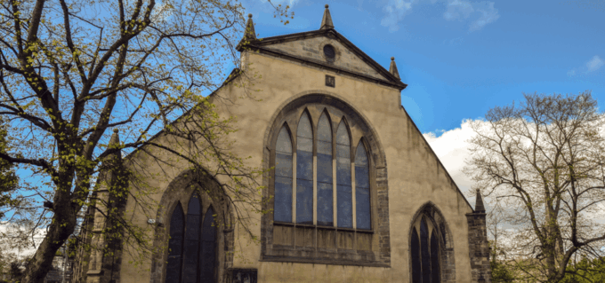 Edinburgh: Old Town Walking Tour With an APP - Cancellation and Booking
