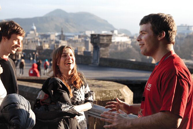 Edinburgh: Old Towns Highlights Walking Tour - What to Expect