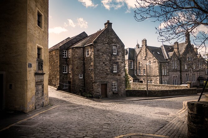 Edinburgh: Old Towns Highlights Walking Tour - Meeting Point and Start Time