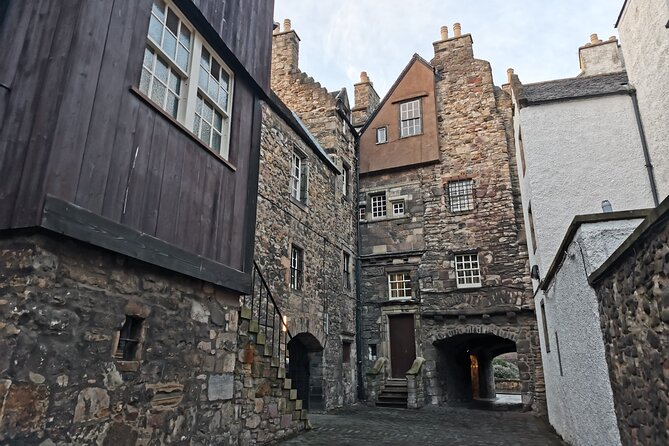 Edinburgh Outlander Self-Guided Private Tour - Audio Guide and Multimedia