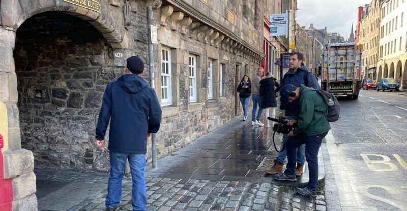 Edinburgh: Outlander Series and Jacobites Walking Tour - Holyrood Palace