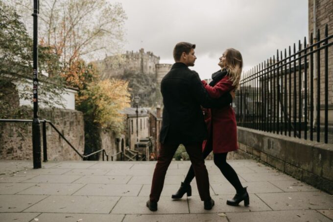 Edinburgh: Photo Shoot With a Private Vacation Photographer - Photographers Role