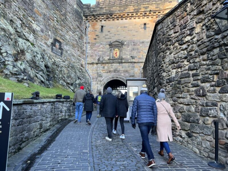 Edinburgh: Private Guided Tour of the Edinburgh Castle - Tour Logistics