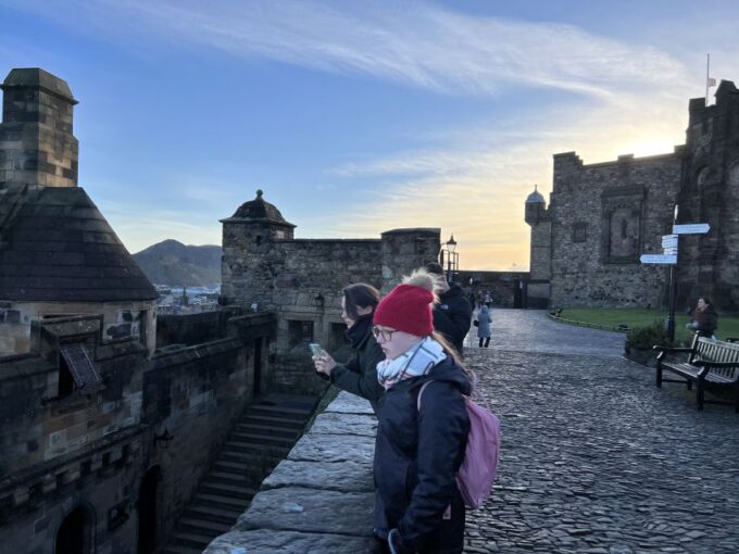 Edinburgh: Private Guided Tour of the Edinburgh Castle - Panoramic Views of Edinburgh