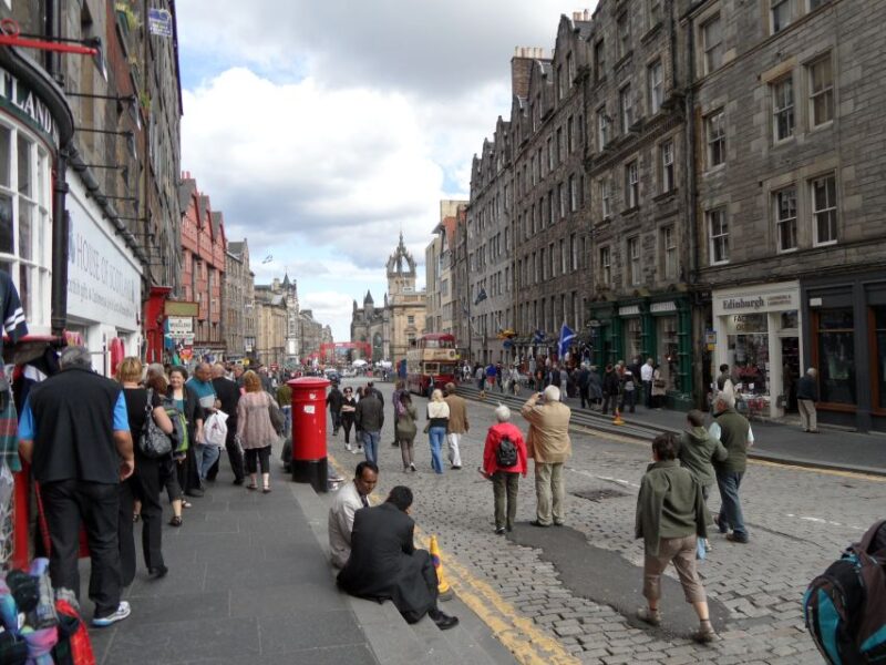 Edinburgh: Private Guided Walking Tour - Guided by Local Experts