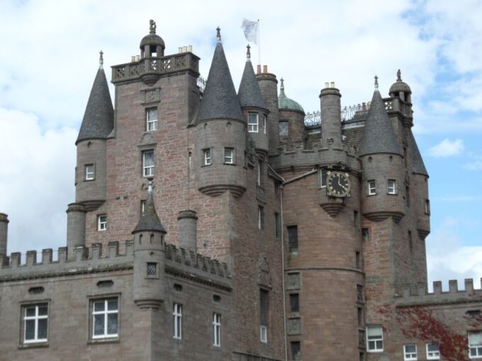 Edinburgh: Private Guided Walking Tour - Tailored Experiences