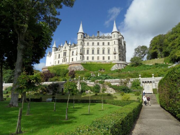 Edinburgh: Private Guided Walking Tour - Tour Duration and Price