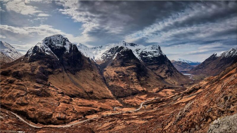 Edinburgh: Private (Mercedes-V) Glencoe & Highlands Tour - Stirling Castle