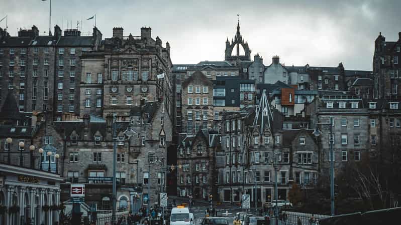 Edinburgh: Private Walking Tour With Edinburgh Castle Entry - Experience Details