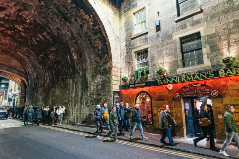 Edinburgh: Pub Crawl With Free Shots & Discounts - Meeting Like-Minded Travellers