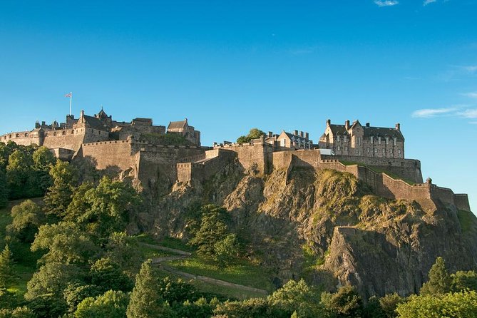 Edinburgh Rail Trip From London With Castle Entry and Hop-On Hop-Off Bus - Train Journey From London to Edinburgh