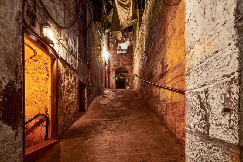 Edinburgh: Real Mary Kings Close Guided Tour - Historical Insights