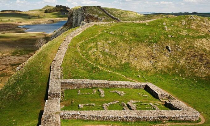 Edinburgh: Rosslyn Chapel and Hadrian's Wall Tour in Spanish - Inclusions and Exclusions