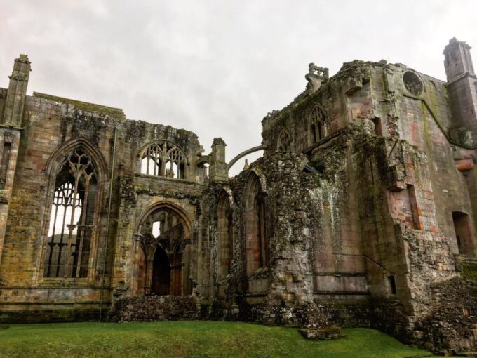 Edinburgh: Rosslyn Chapel, Borders & Glenkinchie Distillery - Exploring Rosslyn Chapel