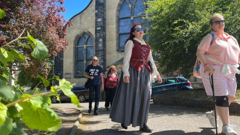 Edinburgh: Royal Mile Old Town Walking Tour - Key Points