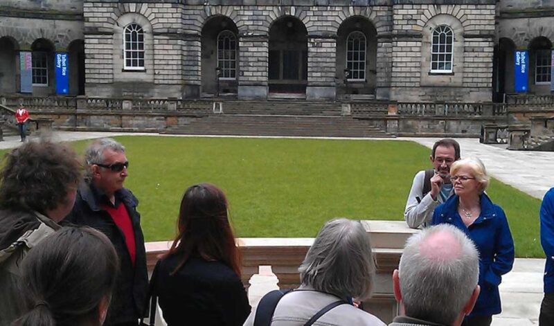 Edinburgh: Royal Mile Scottish Enlightenment Walking Tour - Tour Experience
