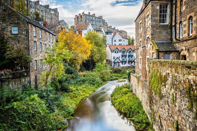 Edinburgh Scavenger Hunt and Tour - Explore Edinburghs Landmarks