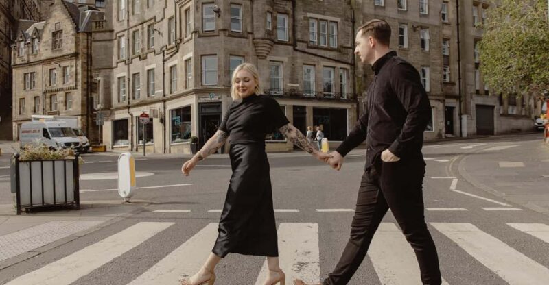 Edinburgh: Scenic Photo Walk With Professional Photographer - Pricing and Booking Details