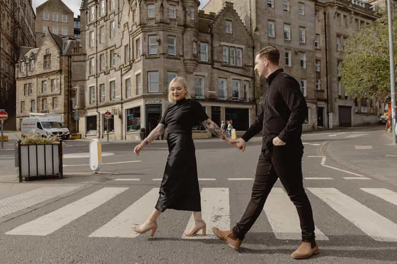 Edinburgh: Scenic Photo Walk With Professional Photographer - Photographers Expertise